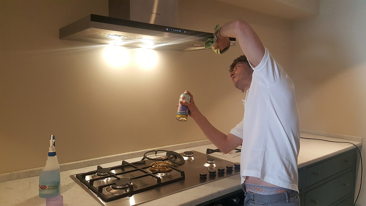 Removing grease from the filter